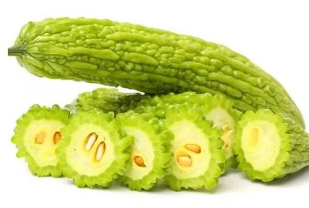 食用苦瓜有哪些功效与作用？苦瓜不宜与哪些食物同食？