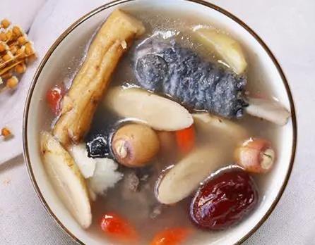 乌鸡炖什么补血补气最好