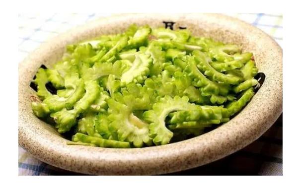 食用苦瓜有哪些功效与作用？苦瓜不宜与哪些食物同食？